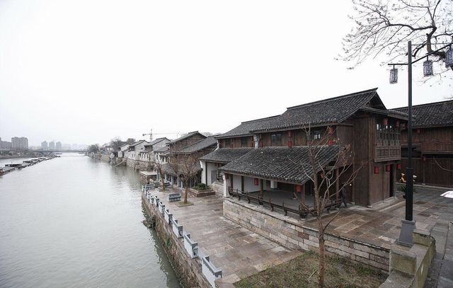 浙江一座古鎮，至今完好地保存著宏大的明清古建築群，國內罕見