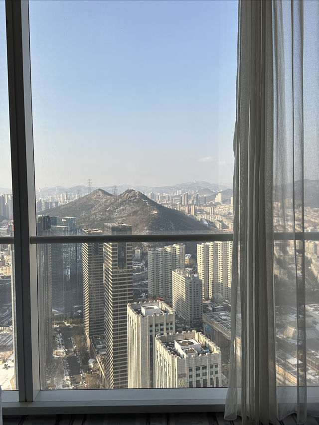 大連這家酒店的海景房也太贊了吧｜星海皇冠假日