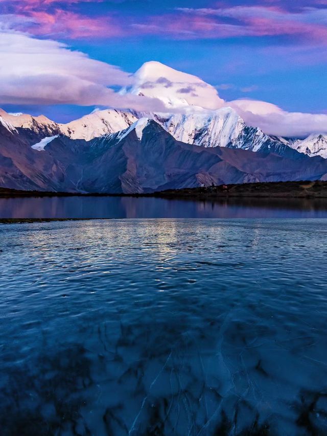 貢嘎雪山  “一半在天上 | 一半在人間”