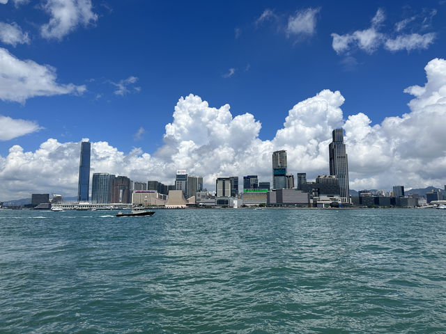 維多利亞港的日與夜