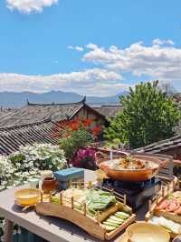 Lijiang Family Trip | Discovered a Fairy-tale Restaurant Overlooking the Panoramic View of the Ancient City