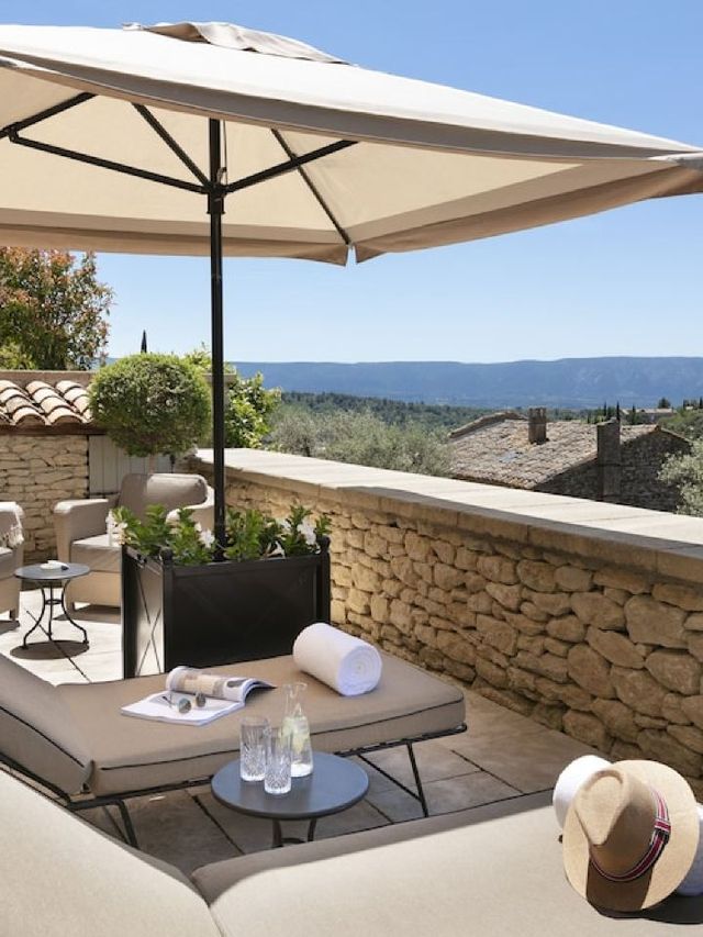 🏰✨ Enchanting Escapes in Gordes: La Bastide Palace 🌄