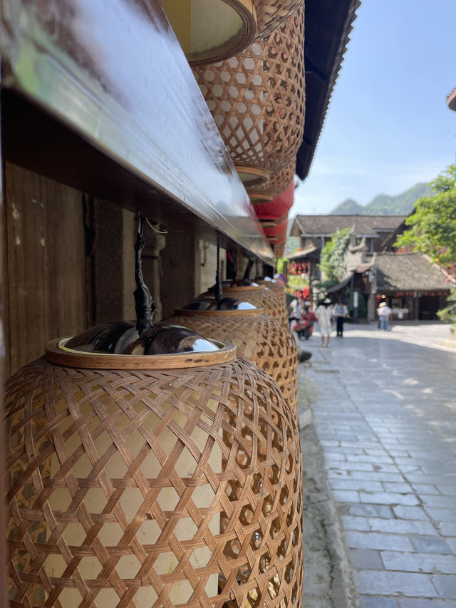 走進湘西，絕美風景等你來探索。