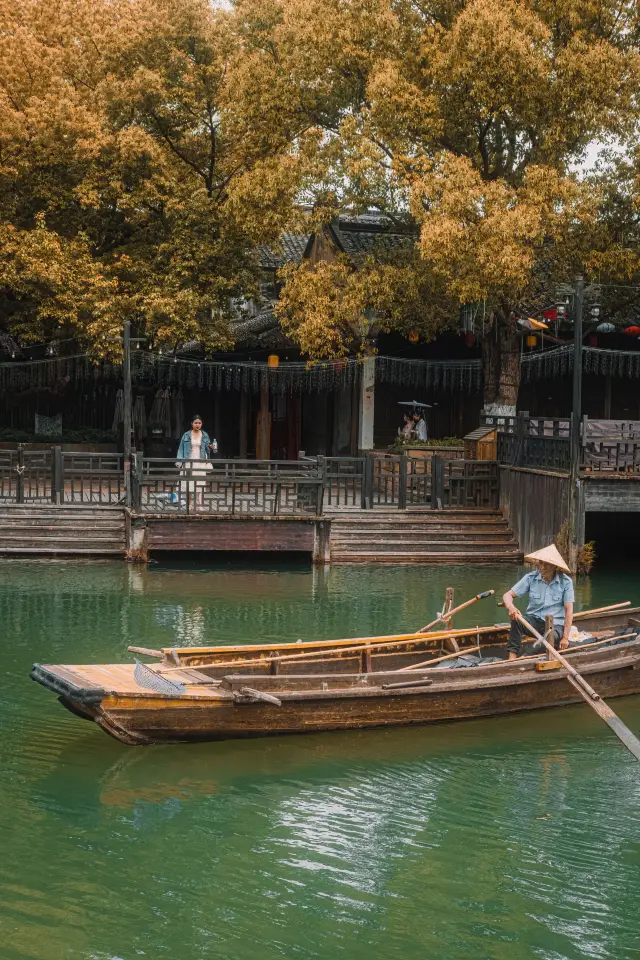 Hãy đến Ô Trấn để pha trà bên bếp lò và trải nghiệm cuộc sống nhộn nhịp của Giang Nam vào mùa thu.