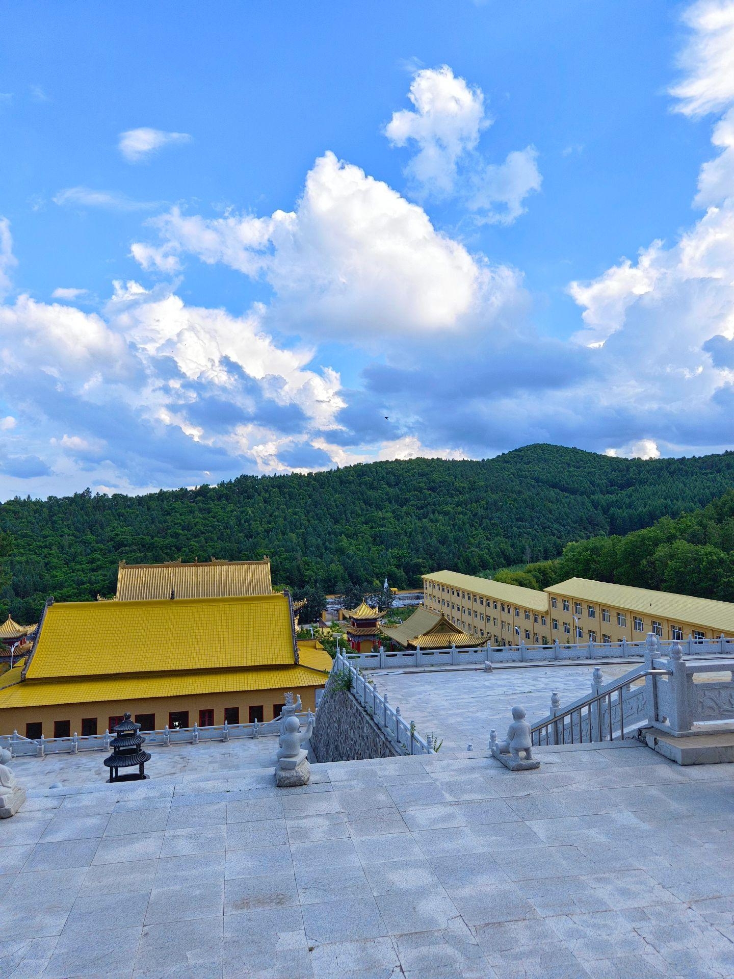 Qitaihe, Heilongjiang | Jiling Temple: Make a wish for peace and happiness. 