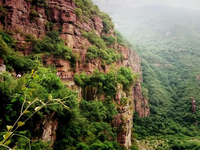 Mountain Hike in WanXian Mountain Area: True Challenge