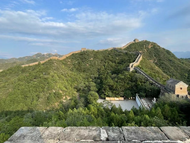 行山探秘，感受古長城嘅雄偉風採
