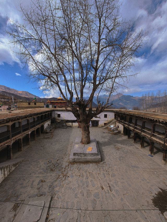 木斯塘・商隊客棧 | 越過山丘 才發現無人等候