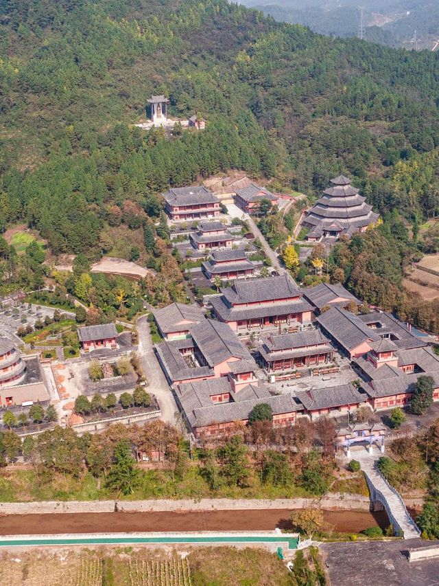 老年人小長假遊廣元，不容錯過的好時節