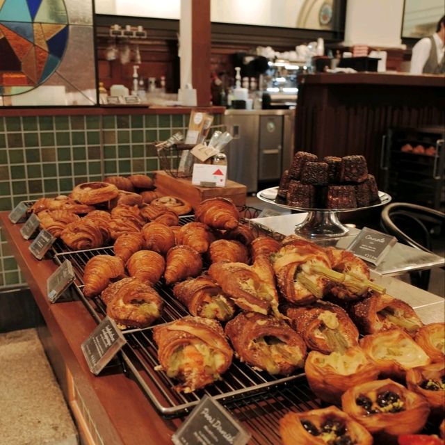 大阪必試復古Brunch！百年銀行改建嘅質感咖啡店🏦