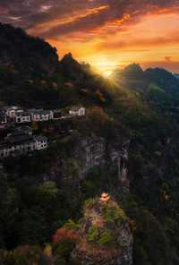 唔使去到巴厘島，車程2小時就可以住進避暑森林樹屋