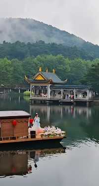 1. 登廬山望雲海,在飛流直下間,讀懂李白的詩意
