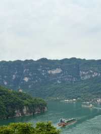 三峽人家|忽然明白什麼叫「輕舟已過萬重山」