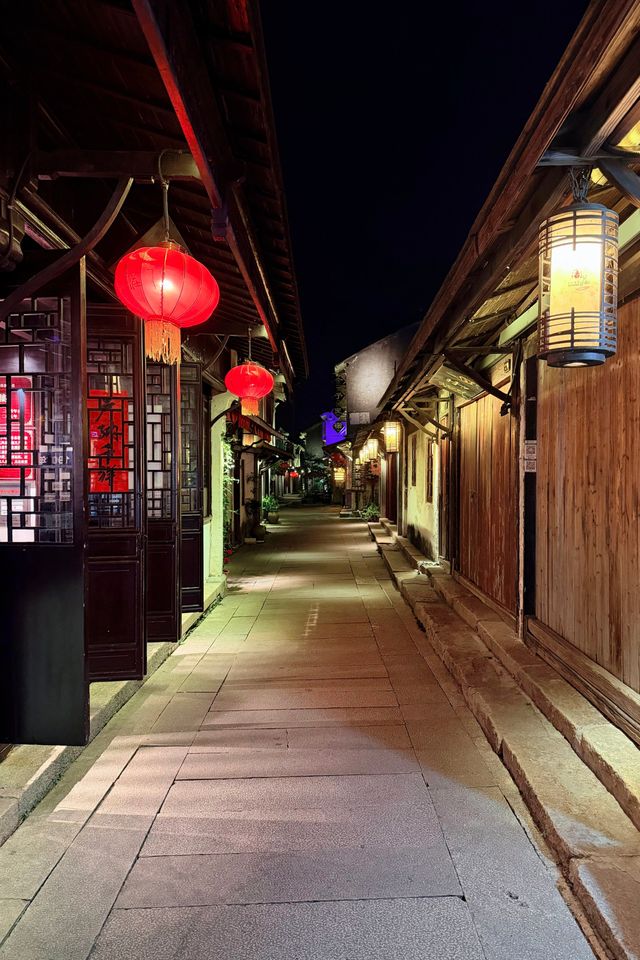 夜泊周莊 | 千盞紅燈入夢來，枕水而眠超治癒