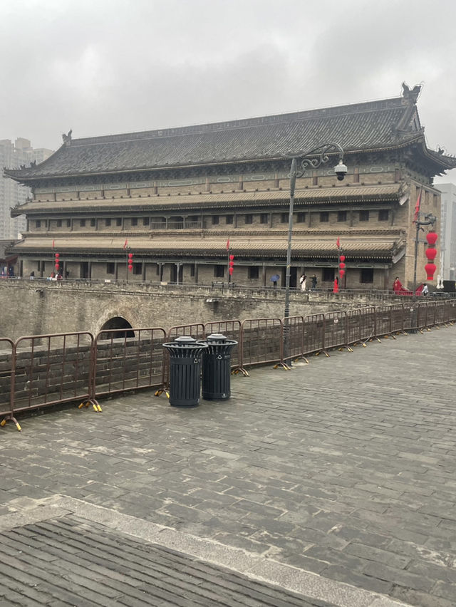 Xi'an Weekend: City Walls, Temples, and Ancient Vibes 🏯✨