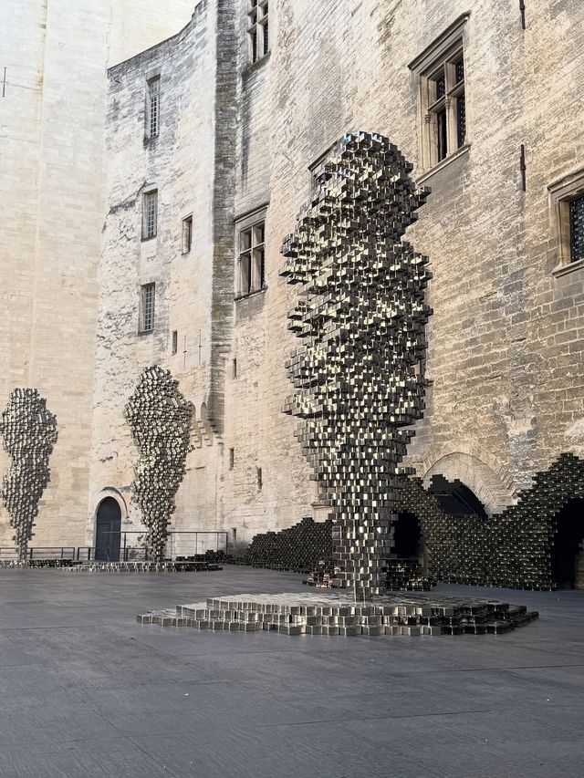 阿維尼翁 — 普羅旺斯艷陽下的教皇之城！   ⸻   景點介紹  阿維尼翁（Avignon）