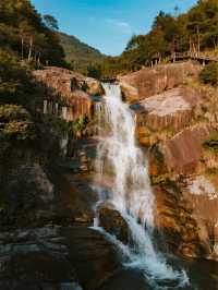 福州周邊小眾秘境！帶娃衝進23℃森林瀑布，彩虹下拍照美哭