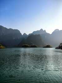 深藏於桂西群山之中的浩坤湖～秋天才是最好的觀賞時節