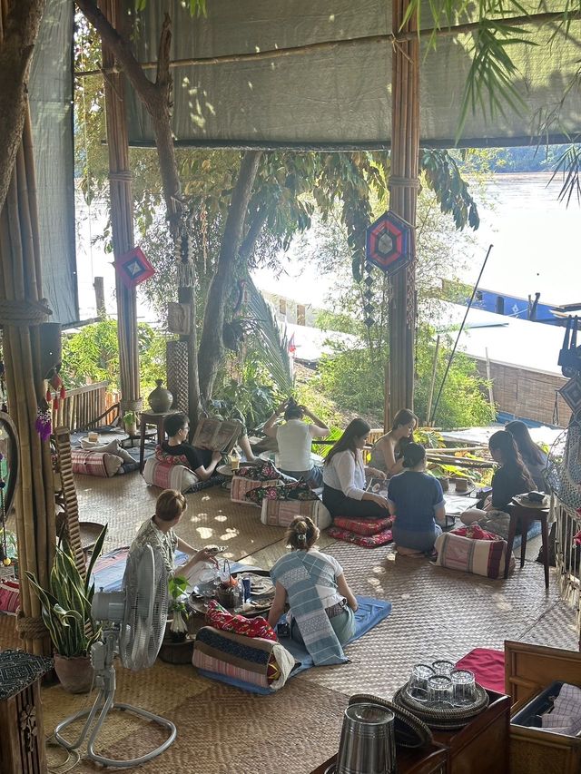 琅勃拉邦日落遊輪,好浪漫! 琅勃拉邦日落遊輪,好浪漫!