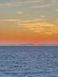 初冬呼倫湖｜草原秘境中的冰封藍調盛宴