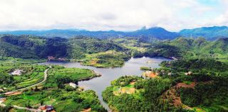 Hidden in Guizhou, the "Little Maldives" is the ultimate summer spot for cooling off and water fun!