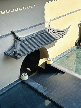 Dali Ancient Town stay | Chinese wabi-sabi aesthetics, where light and shadow create a sense of order