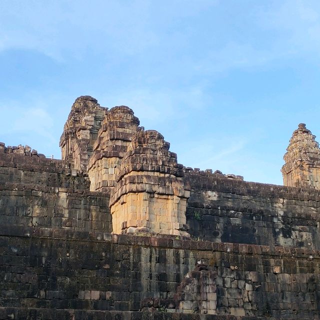 พระอาทิตย์ตกที่ปราสาทพนมบาแคงหน้าหนาว