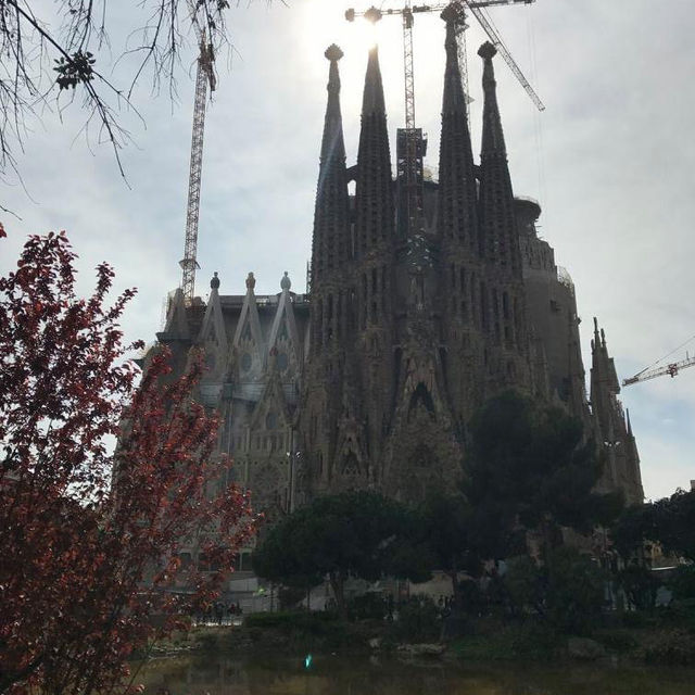 สุดยอดมหาวิหาร la sagrada familia แห่ง สเปน