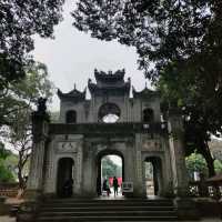 🇻🇳ベトナム ハノイ "クアンタン寺(鎮国寺)" 厳かな寺、重厚感ある4トンの銅像が特徴的