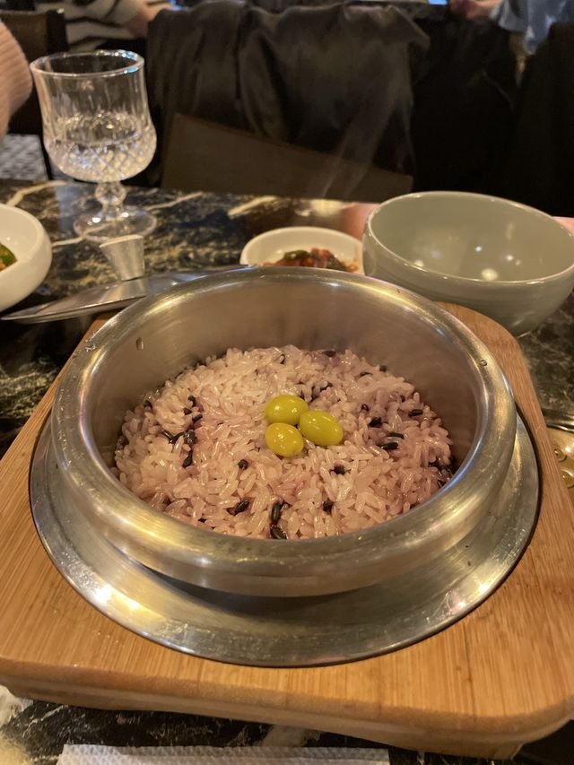 弘大美食 韓牛專賣~炭火燒最高𝐀級𝟏++ 🥩