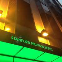 香港の高台に在る、STANFORD HILLVIEW HOTELは、ウェルカムスイーツが洒落てて、窓からの眺めは最高。