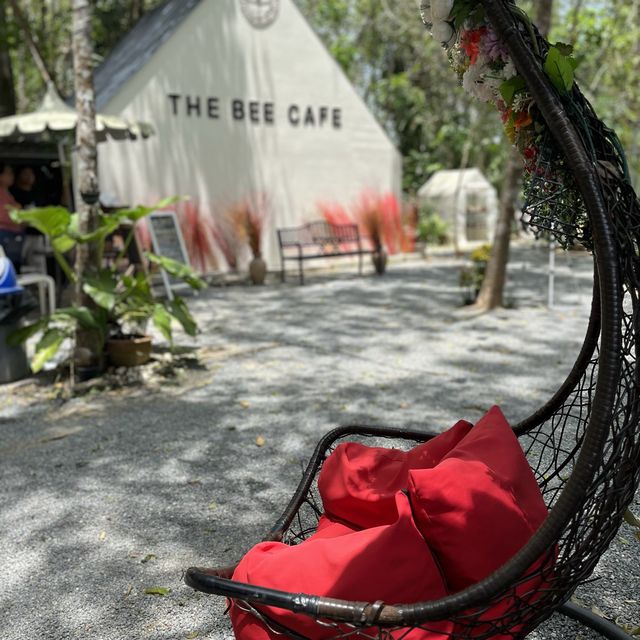 The Bee Cafe