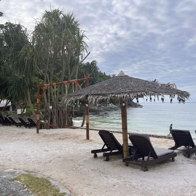 🏖️🌊🌴 藍天白雲下的極致享受～普吉邁考海灘萬豪酒店🌅🍳🌟