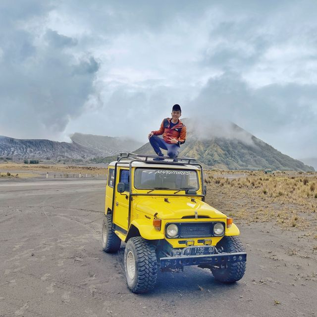 Discover adventure hike to Mount Bromo 