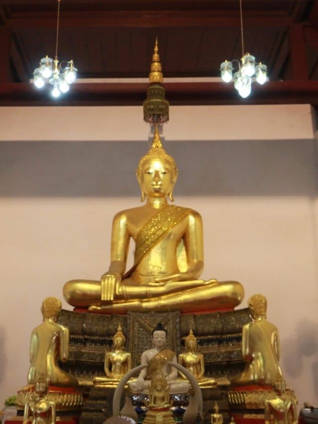 วัดแม่นางปลื้ม สักการะหลวงพ่อขาว 🙏🏻🙏🏻