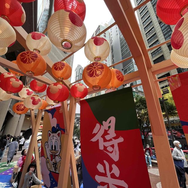招財貓造型米奇老鼠同唐老鴨