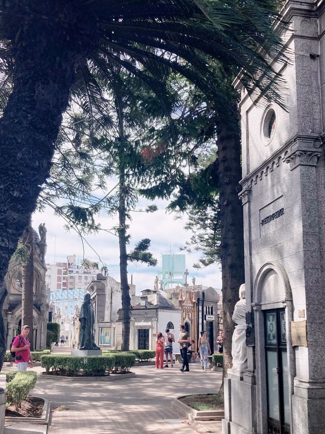 Buenos Aires Cemetery Like a City Itself