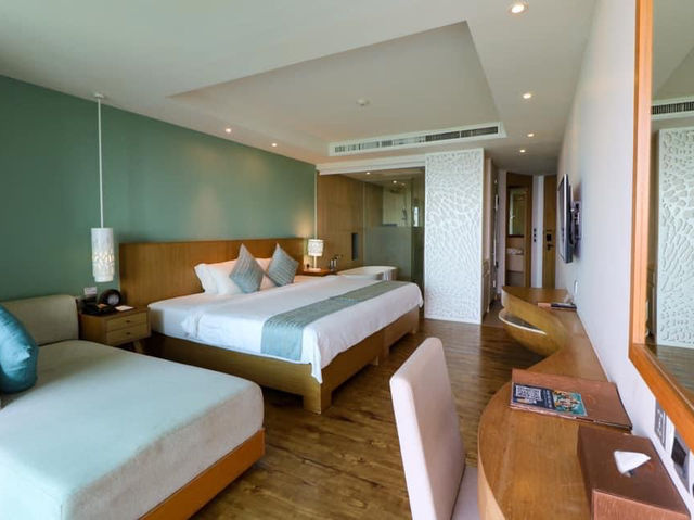 Crest Resort & Pool Villas โรงแรมภูเก็ตวิวสุดปัง