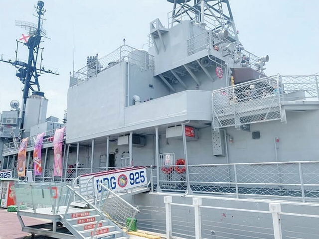 全台唯一的軍艦博物館就只在這,海上咖啡廳像水族館一樣超吸睛 