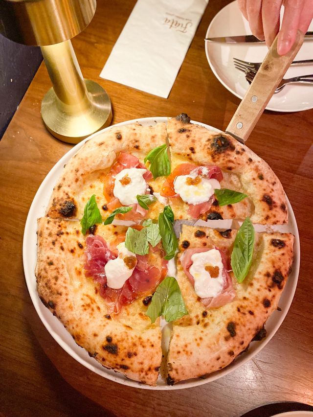 《☝️中環全港No.1!| 正宗炭香拿坡里Pizza🍕》