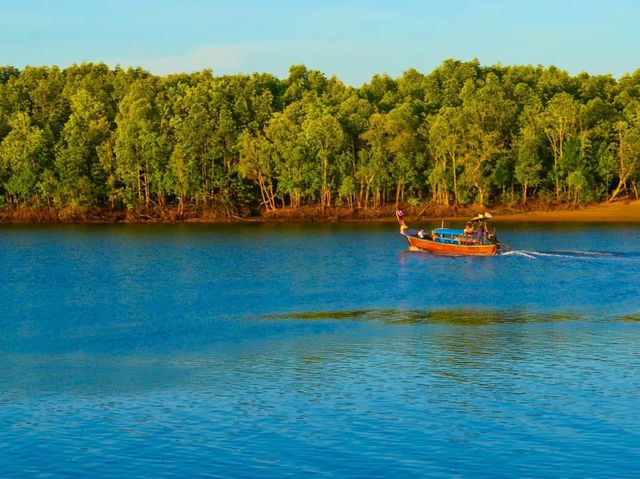 ลานปูดำ จุดนั่งชิวของคนเมืองกระบี่