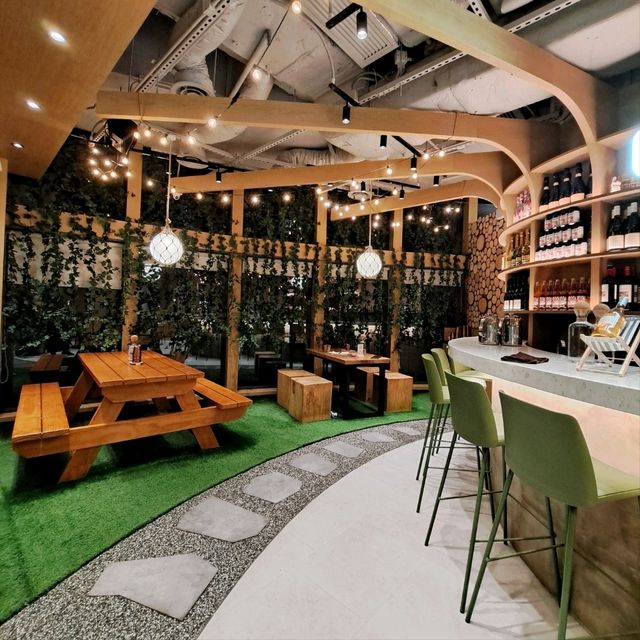露營主題餐廳，燒朱古力棉花糖