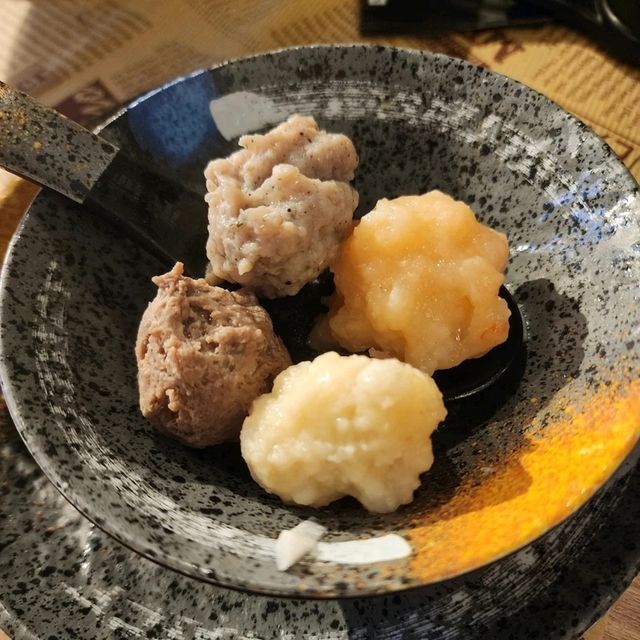 必食油麻地滾爺椰子雞煲