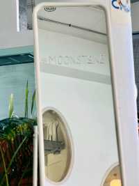 Moonstone คาเฟ่ริมทะเล​ภูเก็ต​