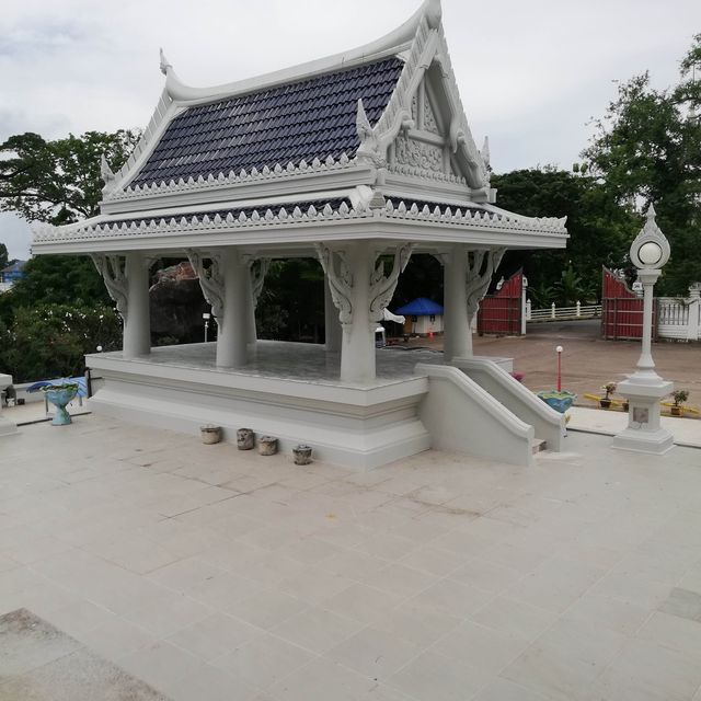 วัดแก้วโกรวาราม