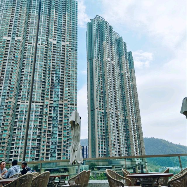 INTERVAL LOHAS PARK 四樓戶外平台餐廳！很巴適！