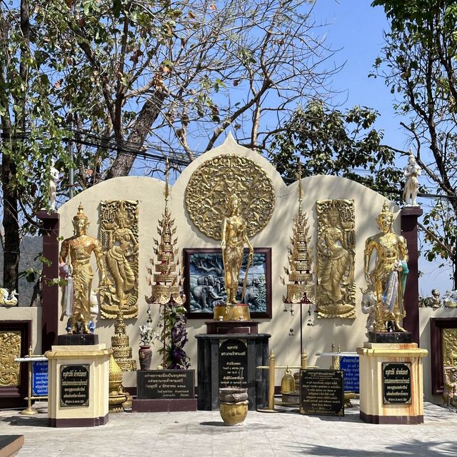 ไหว้พระขอพร หลวงพ่อทันใจ วัดพระธาตุดอยคำ