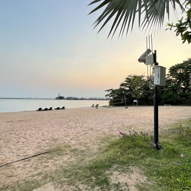 พัทยาโรงแรมที่มีสระว่ายน้ำ และมีชายหาดส่วนตัว 