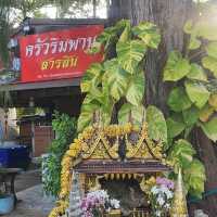 ครัวริมพาน ร้านลับวิวสะพานสารสิน