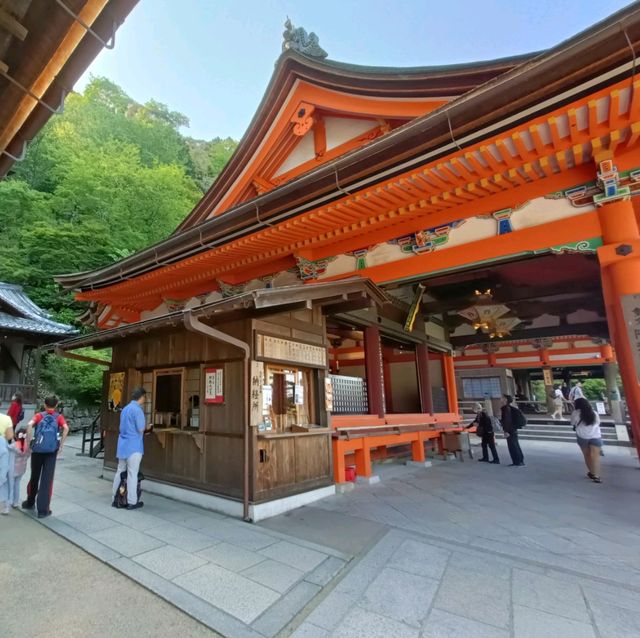 Iconic Kiyomizu-dera Temple in Kyoto 